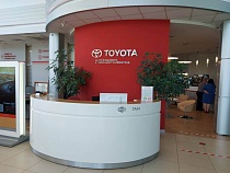 Автобаза правительства закупит 7 машин у дилера «Лексуса» и «Тойоты»