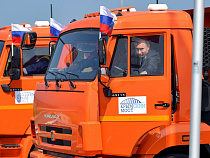 Путин открыл Крымский мост поездкой на КамАЗе