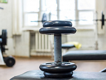 Суд требует отремонтировать протекающий спортзал школы №3 в Советске