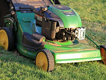 Житель Калининграда украл из детсада газонокосилку