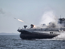 Корабль Балтийского флота ударил из всех орудий