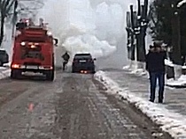 В Пионерском на улице Комсомольской сгорел БМВ Х5