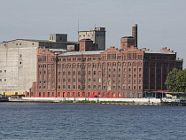 Власти Калининграда отказали в приватизации участка под магазином из-за охранной зоны в 3 км от берега Преголи