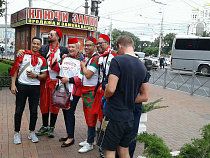 Официанты в Калининграде рассказали о безумии футбольных фанатов (видео)