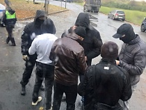 Очевидцы сообщают об облаве на мигрантов на выезде из Калининграда 