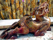 В Калининграде основатель «Автотор» Владимир Щербаков передал в дар предметы коллекции «Люди моря»