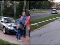 Летевший по улице Планерной «Фольксваген» сбил столб