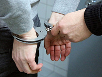 Парень продал более 15 доз героина у ТЦ на Театральной в Калининграде