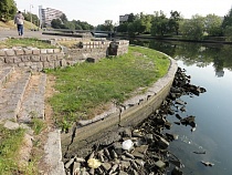 В центре Калининграда изрядно обмелел Нижний пруд