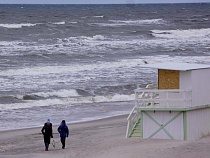 Шторм уже заносит в Калининградскую область климатическую зиму