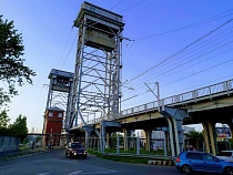 В домах у дублёра моста через Преголю поставят окна с клапанами 