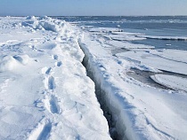 В Калининградской области туристы проваливаются в ледяной щит