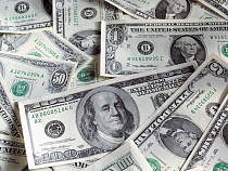 Курс доллара впервые опустился ниже 35 рублей