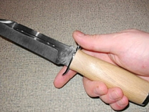 В Рождество жена чуть не зарезала мужа