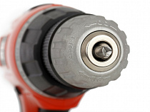 Строитель 5 месяцев воровал у хозяина особняка инструменты