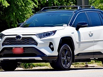 Попавший за рубеж селянин продал взятый в аренду Toyota RAV4