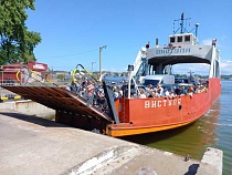 Балтийск предупредили об очередях туристов на косу