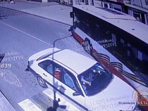 В Калининграде бесправный водитель «Пассата» заставил автобус врезаться