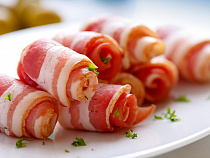 Более 6 кг мясной продукции пытались ввезти в Калининградскую область в ручной клади