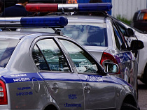 Полицейский обобрал валютчика на 180 тысяч рублей (дополнено)