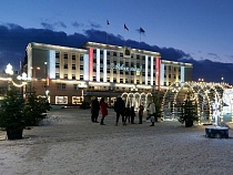 Козырёк мэрии Калининграда пока побудет без ремонта