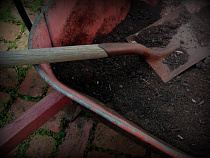 Мужчина избил охранника лопатой и украл электроинструменты на 33 000 рублей