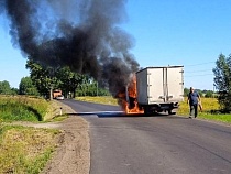 В Нестеровском районе в пути вспыхнул фургон