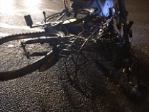 В Калининграде под колеса автомобиля угодили велосипедист и его пассажирка