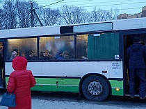 Давка в автобусах в Гурьевск становится вечной