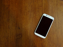 18-летняя калининградка посеяла смартфон за 65 тыс. рублей, разнимая друзей