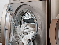 Односельчане украли у 70-летнего соседа стиральную машинку