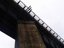 Жители поселка под Неманом каждый день рисковали, ходя по опасному мосту