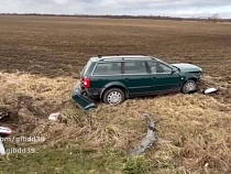 Под Полесском пенсионер в «Фольксвагене» очень больно приземлился на поле