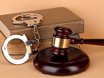 В отношении подростка, избившего и ограбившего прохожего, возбуждено сразу два уголовных дела