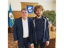 Блогер Варламов походил по городу с Алексеем Силановым