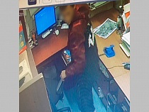 В Черняховске юноша вскрыл и опустошил сейф супермаркета