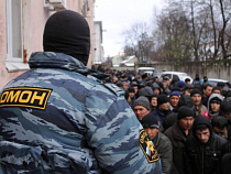 В Калининграде полиция проверила мигрантов на Центральном рынке 