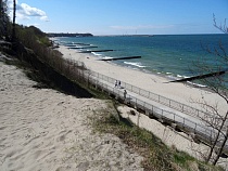 Власти Пионерского заявили о рекордном количестве загоравших на пляже 