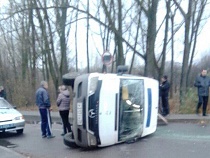 Под Калининградом перевернулось маршрутное такси