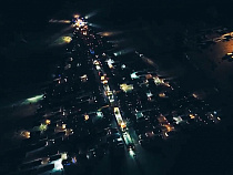 В Калининграде зажгли автоёлку из 270 машин (видео)