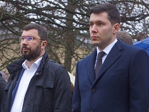 Алиханов объяснил патину на Достоевском