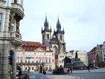  Две калининградки наказали туроператора на 18 тысяч рублей за поздний выезд в Прагу