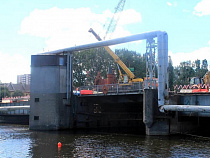 Алиханов попросил показывать Высокий мост онлайн