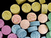 Калининградский любитель экстази попался полиции с 10 граммами колес