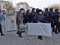 В Черняховске учились сворачивать избирательные участки