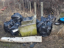 В Балтийске со двора дома исчез мусор после жалобы главе