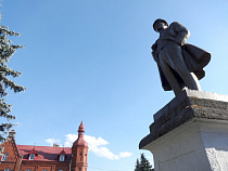 Житель Озёрска ограбил обездвиженную женщину-инвалида, а потом угрожал убить её