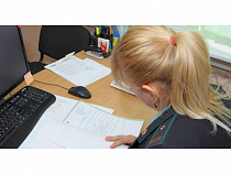 Пьяную должницу принудительно привели к судебным приставам