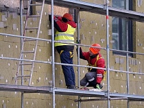 Алиханову пожаловались на порядки на стройке онкоцентра 