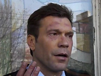 Радикалы в Киеве напали на кандидата в президенты Украины Олега Царева